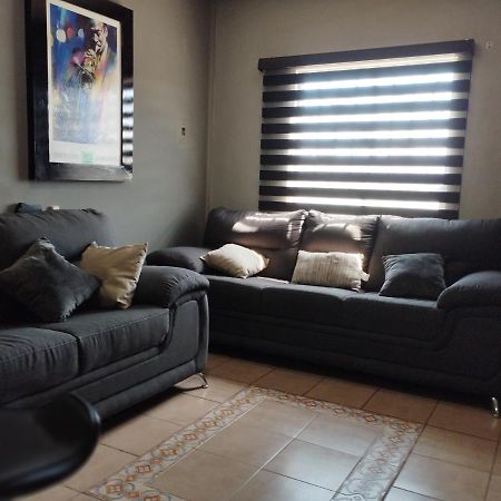 Departamento Equipado á 3 minutos del Consulado americano Manuel F. Martínez Exterior foto