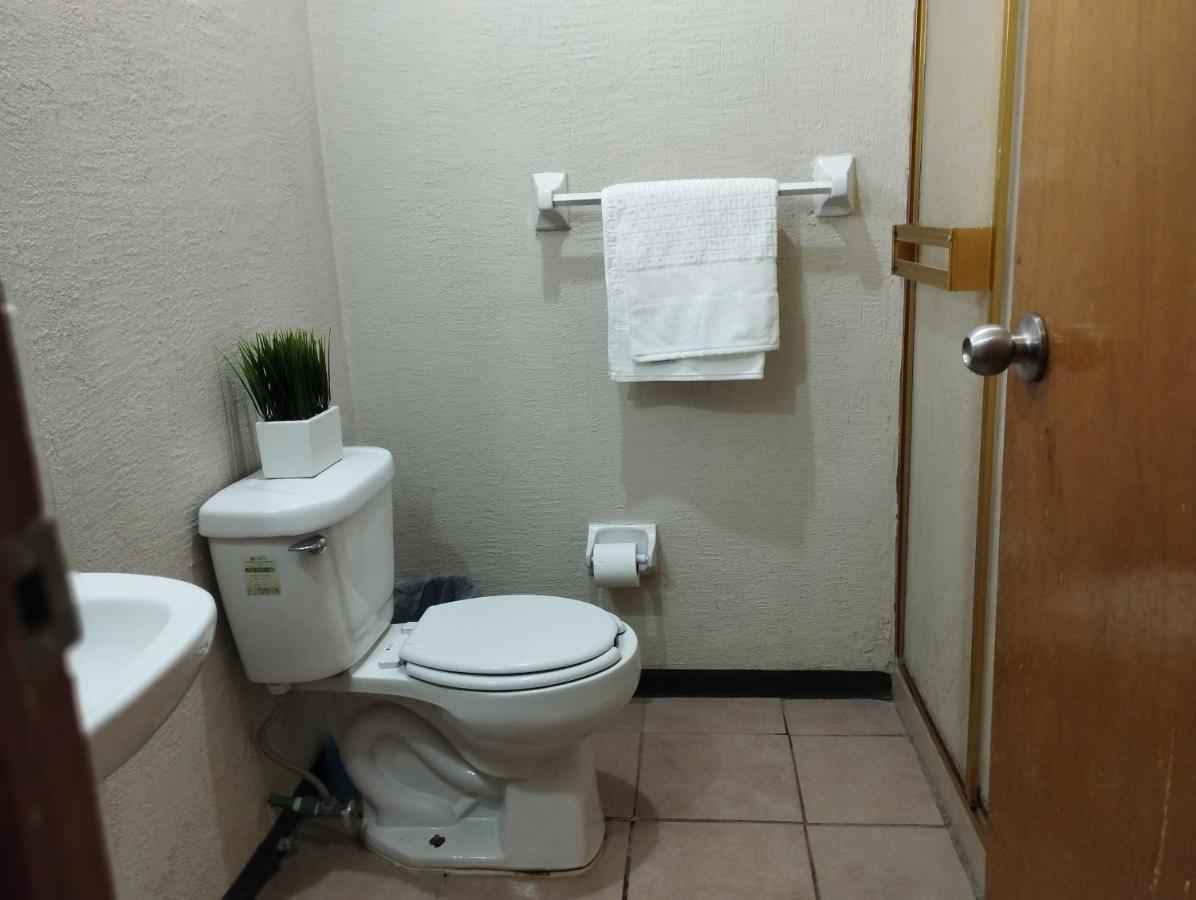 Departamento Equipado á 3 minutos del Consulado americano Manuel F. Martínez Exterior foto